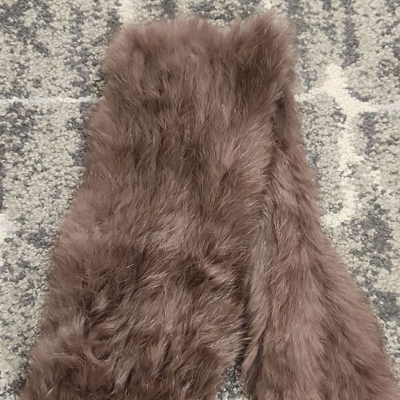 Platania Rabbit Fur Scarf - Picture 5 of 11